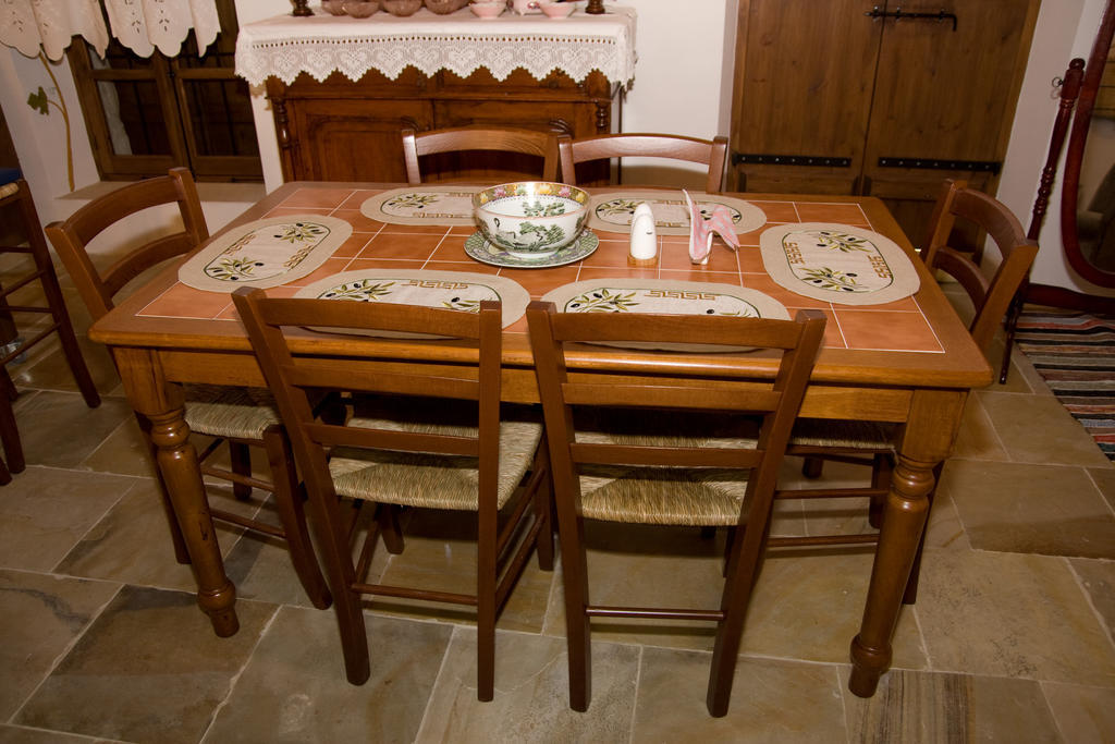 Xenios Cottages Lofou Quarto foto