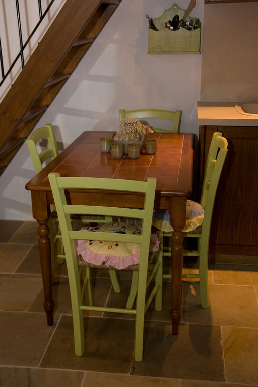 Xenios Cottages Lofou Quarto foto
